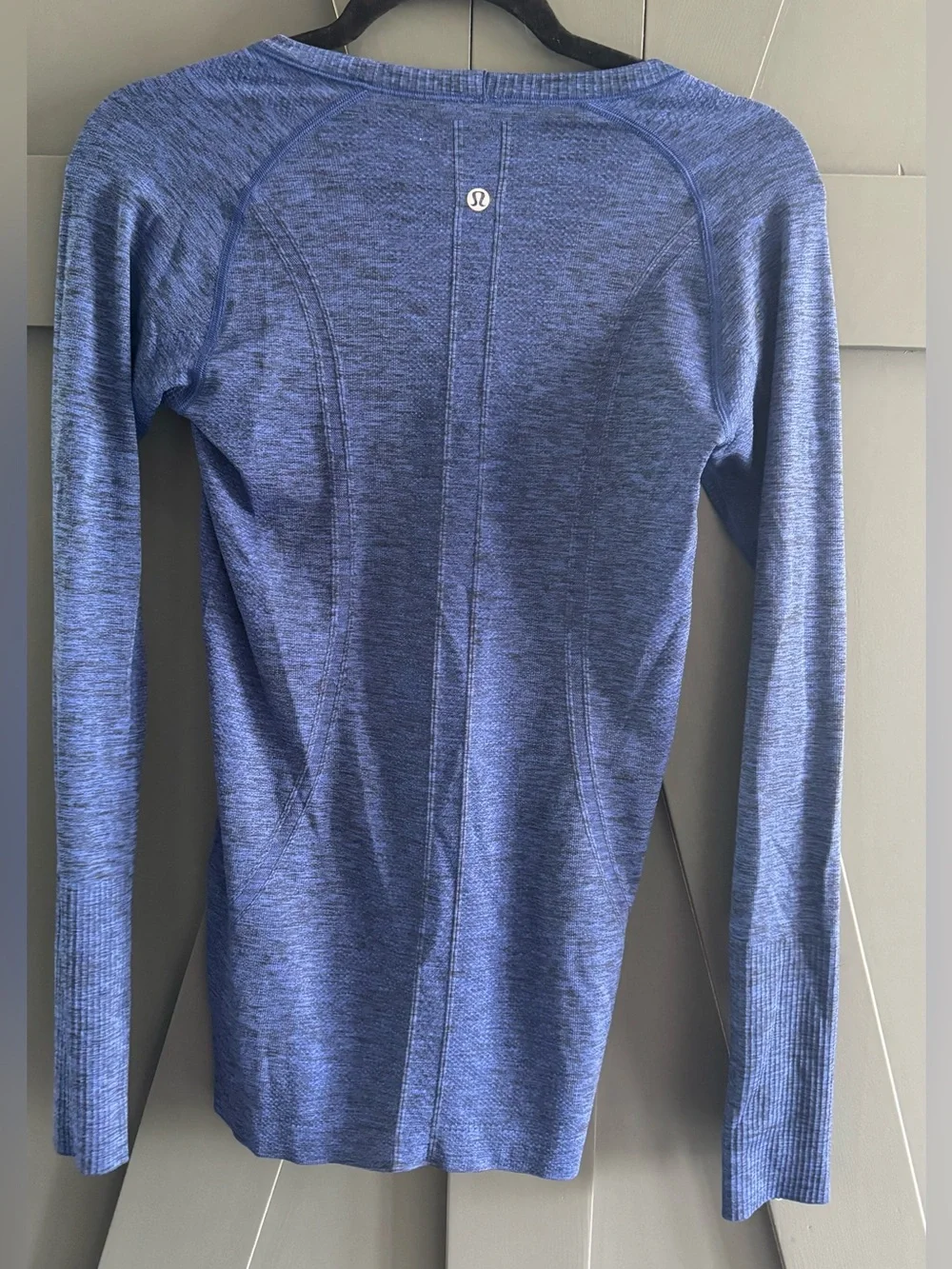 Lululemon Swiftly Tech Blue Long-Sleeve Crewneck Women's Top
